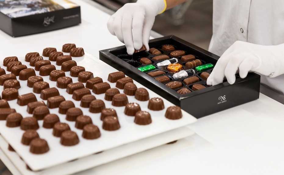 czekoladki praca pakowanie 2025