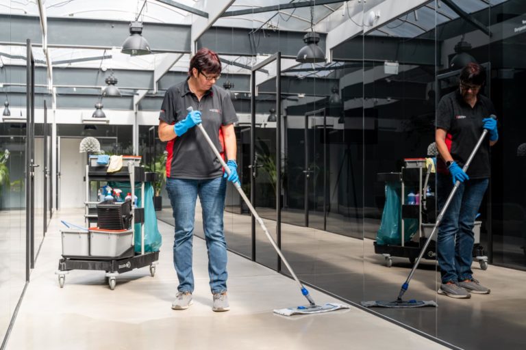 sprzatanie biurowca praca od zaraz