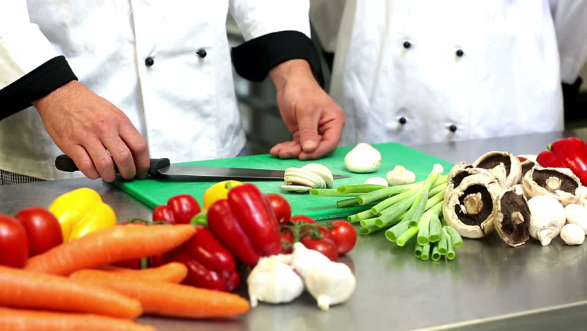 pomoc kuchenna praca siekanie warzyw 2021