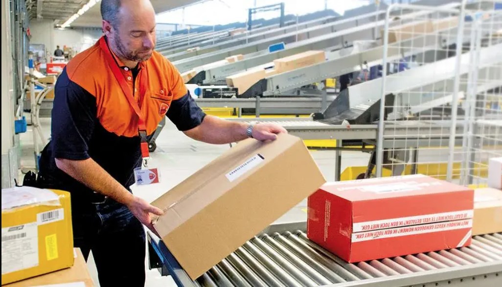 sortowanie paczek praca fizyczna 2025