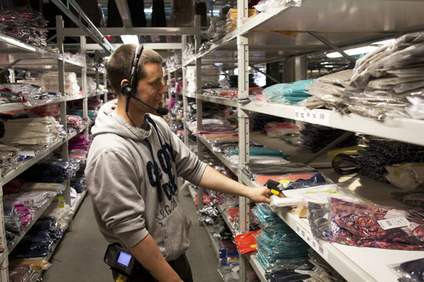 zbieranie zamowien magazyn z odzieza praca Austria 2026